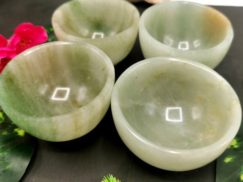Beautiful light green aventurine hand carved round bowls - 3 inches diameter and 160 gms (0.35 lb) - ONE BOWL ONLY