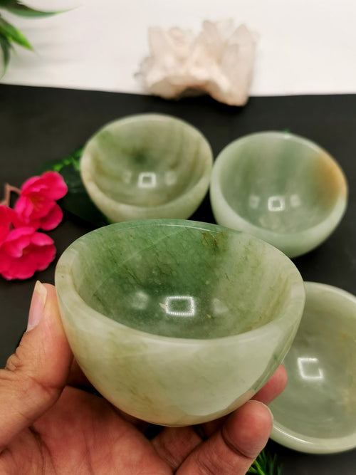 Beautiful light green aventurine hand carved round bowls - 3 inches diameter and 160 gms (0.35 lb) - ONE BOWL ONLY