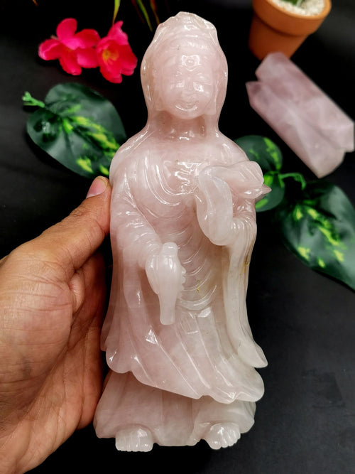 Rose Quartz Guanyin - handmade carving of Kwan Yin in standing posture - crystal/reiki/healing - 7 inches and 0.94 kg (2.07 lb)