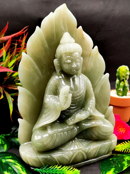 Light Green Aventurine Buddha - handmade carving of serene and meditating Lord Buddha - crystal/reiki/healing - 9 in and 2.12 kg (4.66 lb)