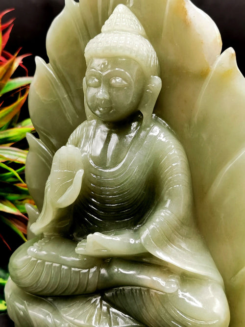 Light Green Aventurine Buddha - handmade carving of serene and meditating Lord Buddha - crystal/reiki/healing - 9 in and 2.12 kg (4.66 lb)