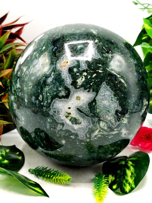 Large natural Moss Agate stone sphere/ball - Energy/Reiki/Crystal Healing - 7 inches (17.5 cms) diameter and 8.3 kg (18.25 lb)