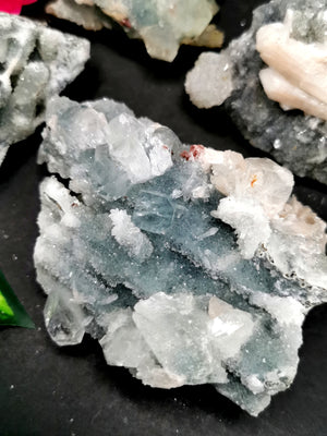 Apophyllite/stilbite/heulandite on coral natural mineral free forms (lot of 4 pcs) -reiki/energy/chakra/healing -2 to 4 inch and 0.59kg (1.30 lb)