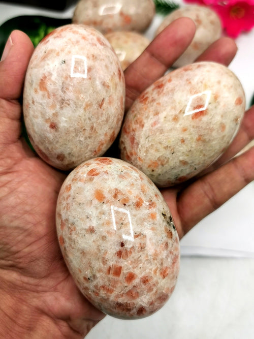 Breathtaking natural Sunstone Lingam/Shivling - Energy/Reiki/Crystal Healing - 2.8 inches (7 cms) length and 230 gms (0.51 lb)