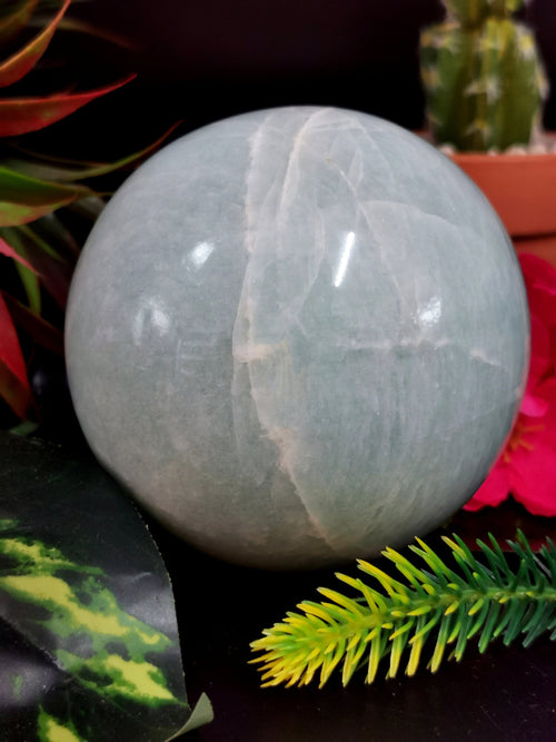 Amazing natural Amazonite stone sphere/ball - Energy/Reiki/Crystal Healing - 3 inches (7.5 cms) diameter and 690 gms (1.52 lb)