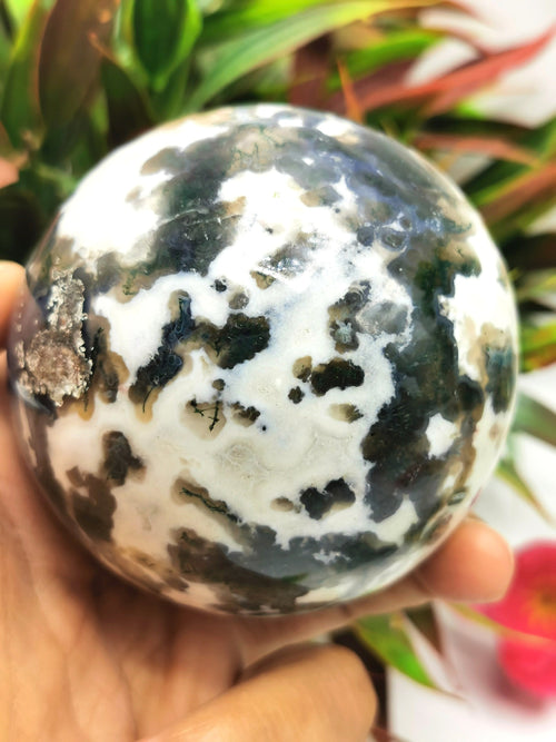 Amazing natural Moss Agate stone sphere/ball - Energy/Reiki/Crystal Healing - 3 inches (7.5 cms) diameter and 520 gms (1.14 lb)