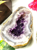 Large two-piece Amethyst geode / cluster / crystal - reiki/energy/chakra healing - 3.5 inches (8.75 cms) tall and 960 gms (2.11 lb)