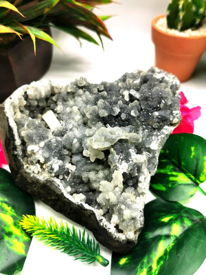 Large Black Chalcedony geode / cluster / crystal - reiki/energy/chakra healing - 5 inches (12.5 cms) and 1.19 kgs (2.62 lb)