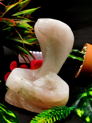Cobra snake with raised hood carving in Rose Quartz stone - crystal healing / chakra / reiki / energy - 4 inches and 0.52 kg (1.14 lb) Animal carving