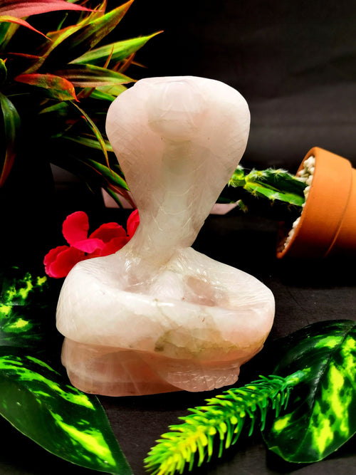 Cobra snake with raised hood carving in Rose Quartz stone - crystal healing / chakra / reiki / energy - 4 inches and 0.52 kg (1.14 lb) Animal carving