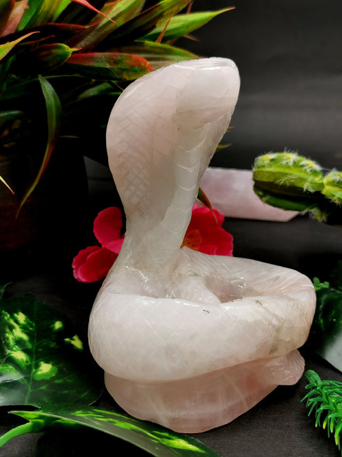 Cobra snake with raised hood carving in Rose Quartz stone - crystal healing / chakra / reiki / energy - 4 inches and 0.52 kg (1.14 lb) Animal carving