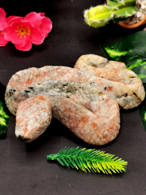 Snake carving in sunstone - crystal healing / chakra / reiki / energy - 5 inches and 410 gms (0.90 lb) Animal carving