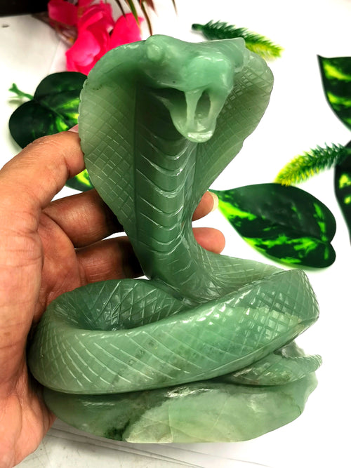 Cobra snake carving in Green Aventurine - 5 in and 0.77 kg (1.69 lb) Animal carving