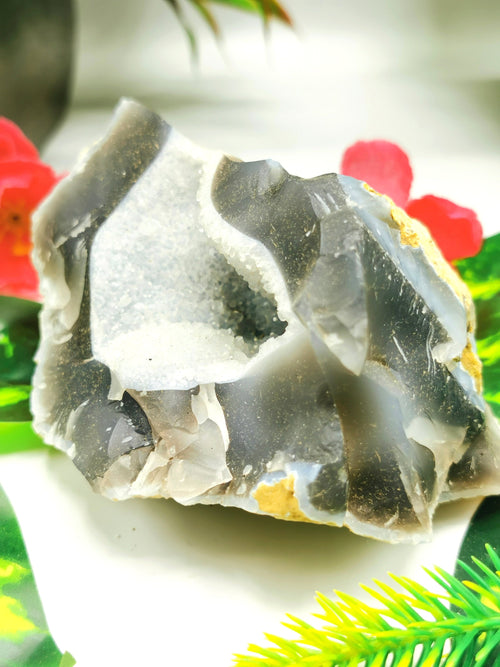 Quartz cave / geode / cluster / crystal - reiki/energy/chakra healing - 4 inches (10 cms) and 390 gms (0.86 lb)
