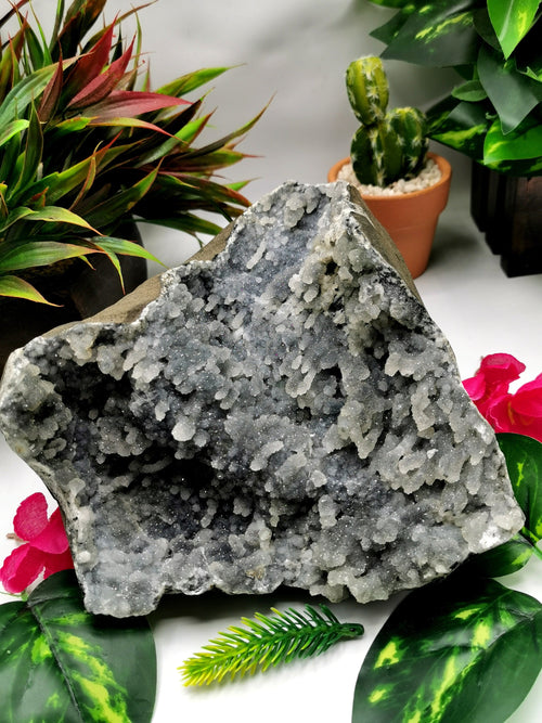 Large Black Chalcedony geode / cluster / crystal - reiki/energy/chakra healing - 7 inches (17.5 cms) and 2.92 kgs (6.42 lb)