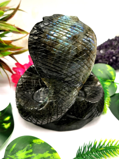 Cobra snake carving in Labradorite stone - crystal healing / chakra / reiki / energy - 4.8 inches and 825 gms (1.82 lb)