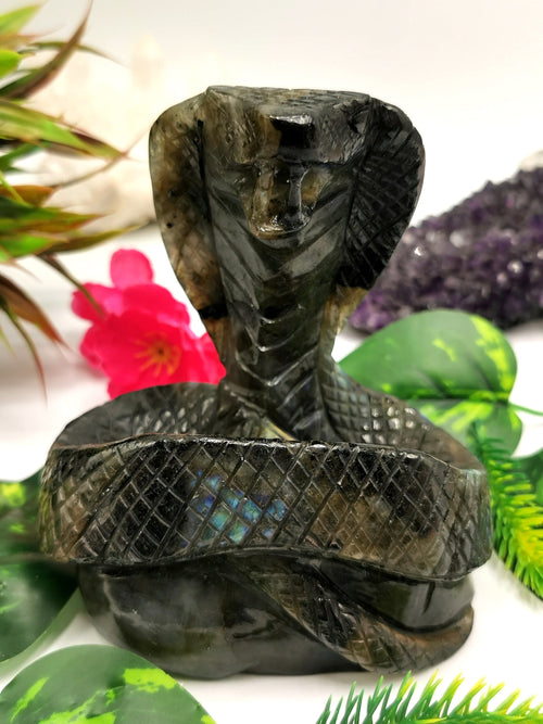 Cobra snake carving in Labradorite stone - crystal healing / chakra / reiki / energy - 4.8 inches and 825 gms (1.82 lb)