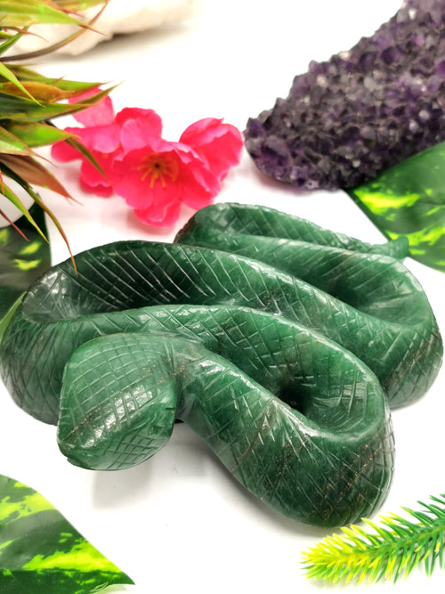 Slithering snake carving in dark green aventurine stone - crystal healing / chakra / reiki / energy - 6 inches and 750 gms (1.65 lb)