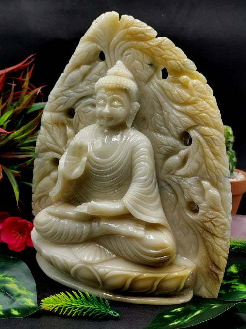 Ivory Agate Buddha - handmade carving of serene and meditating Lord Buddha - crystal/reiki/healing - 9 inches and 4.38 kg (9.64 lb)