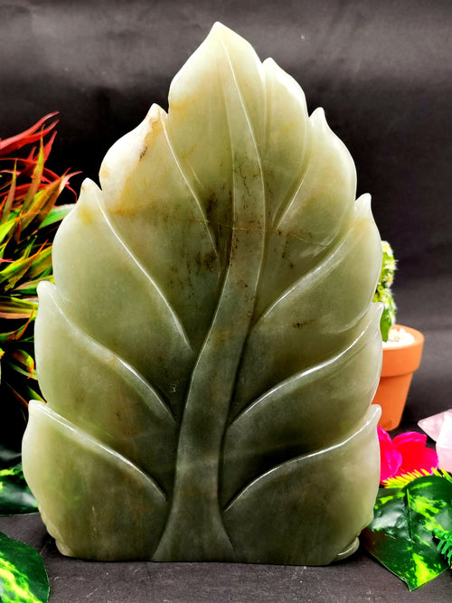 Light Green Aventurine Buddha - handmade carving of serene and meditating Lord Buddha - crystal/reiki/healing - 9 in and 2.12 kg (4.66 lb)