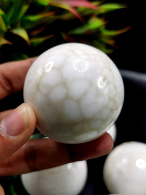 Amazing natural Scolecite stone sphere/ball - Energy/Reiki/Crystal Healing - 2 inches (5 cms) diameter and 150 gms (0.33 lb)