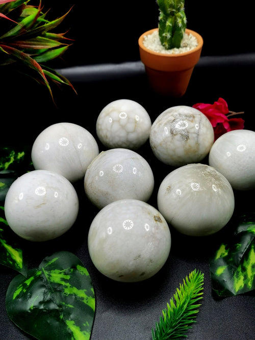 Amazing natural Scolecite stone sphere/ball - Energy/Reiki/Crystal Healing - 2 inches (5 cms) diameter and 150 gms (0.33 lb)