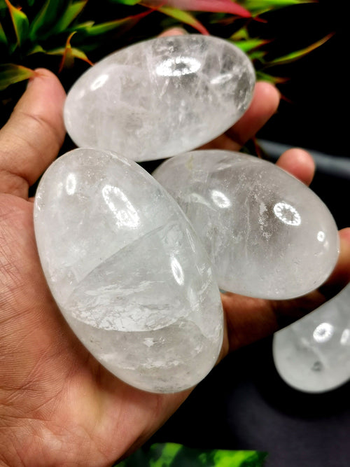 Breathtaking natural Clear Quartz Lingam/Shivling - Energy/Reiki/Crystal Healing - 3 inches length and 170 gms (0.425 lb) - ONE PIECE ONLY