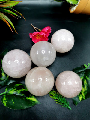 Amazing natural Rose Quartz stone sphere/ball - Energy/Reiki/Crystal Healing - 2 inches diameter and 200 gms (0.44 lb) - ONE PIECE ONLY