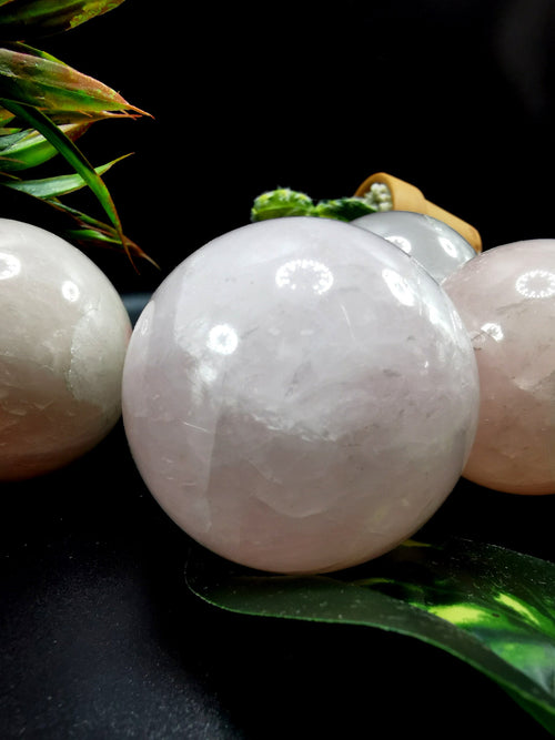 Amazing natural Rose Quartz stone sphere/ball - Energy/Reiki/Crystal Healing - 2 inches diameter and 200 gms (0.44 lb) - ONE PIECE ONLY