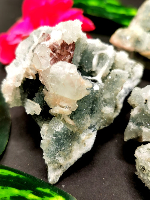Apophyllite/stilbite/heulandite on coral natural mineral free forms (lot of 4 pcs) -reiki/energy/chakra/healing -2 to 4 inch and 0.59kg (1.30 lb)