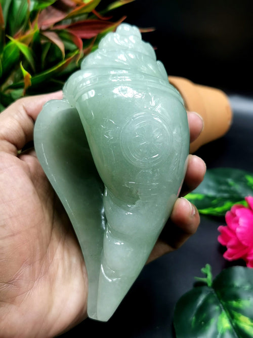Amazing Green Aventurine Carving of auspicious conch shell in Crystals/Gemstone - Reiki/Chakra/Healing/Energy - 5.5 in and 440 gms (0.97 lb) - Home Décor
