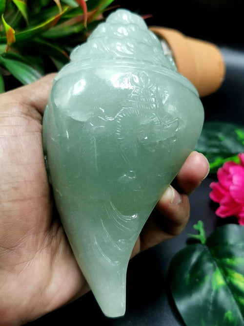 Amazing Green Aventurine Carving of auspicious conch shell in Crystals/Gemstone - Reiki/Chakra/Healing/Energy - 5.5 in and 440 gms (0.97 lb) - Home Décor