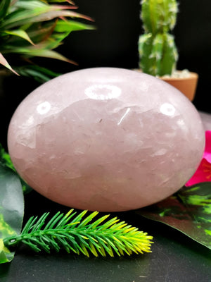 Breathtaking natural Rose Quartz Lingam/Shivling - Energy/Reiki/Crystal Healing - 3.8 inches (9.5 cms) length and 790 gms (1.74 lb)