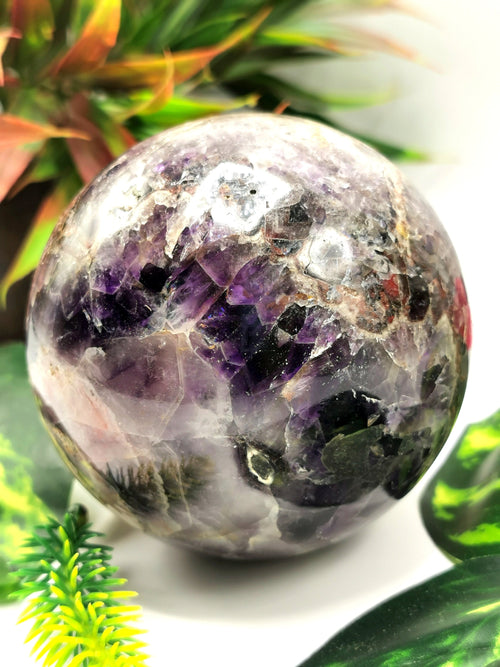 Amazing natural Amethyst stone sphere/ball - Energy/Reiki/Crystal Healing - 3.2 inches (8 cms) diameter and 675 gms (1.49 lb)