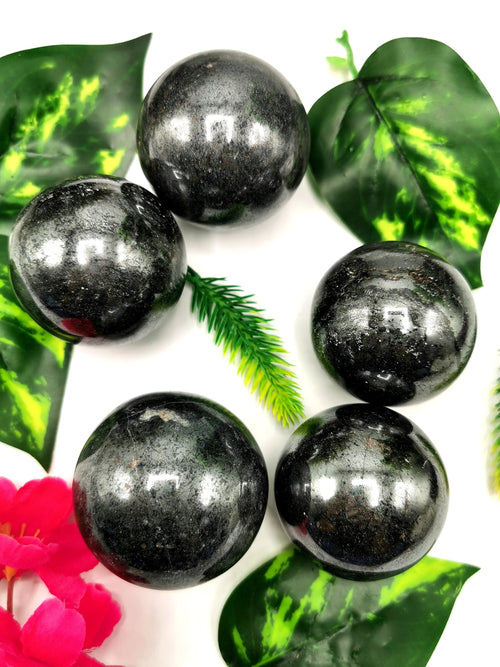 Awesome natural hematite sphere/ball - handmade carvings - energy/chakra/reiki - 2 inch (5 cms) dia and 270 gms (0.59 lb)