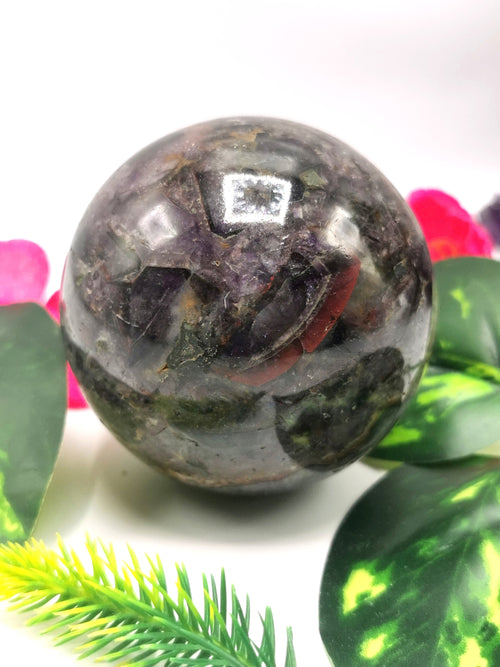 Amazing natural Amethyst stone sphere/ball - Energy/Reiki/Crystal Healing - 2.75 inches (6.87 cms) diameter and 490 gms (1.08 lb)
