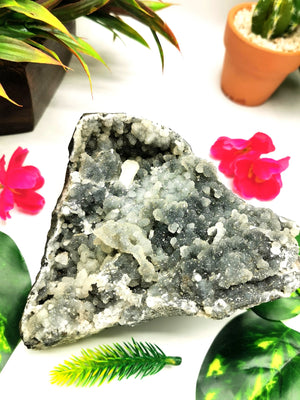 Large Black Chalcedony geode / cluster / crystal - reiki/energy/chakra healing - 5 inches (12.5 cms) and 1.19 kgs (2.62 lb)