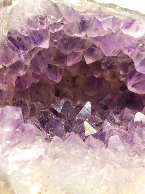 Amethyst cave / geode / cluster / crystal - reiki/energy/chakra healing - 6 inches (15 cms) tall and 760 gms (1.67 lb)