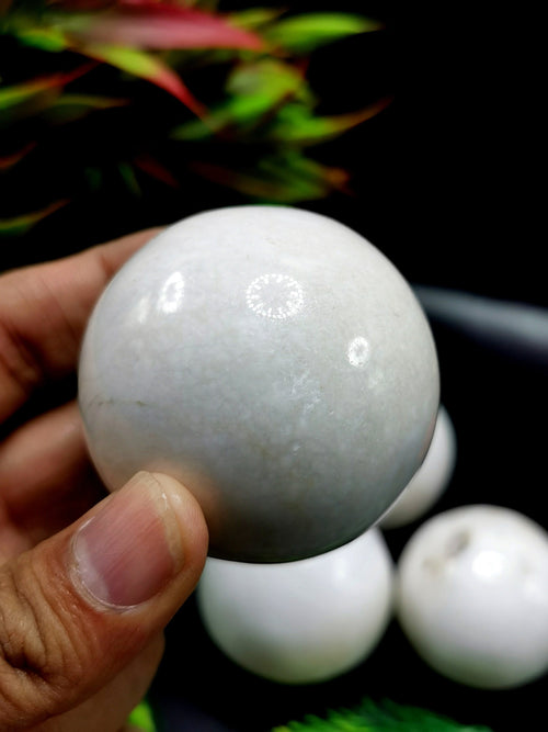 Amazing natural Scolecite stone sphere/ball - Energy/Reiki/Crystal Healing - 1.8 inches (4.5 cms) diameter and 110 gms (0.24 lb)