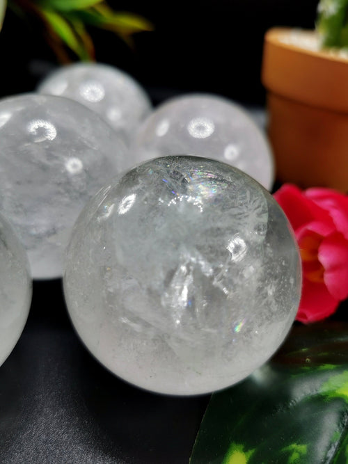 Amazing natural Clear Quartz stone sphere/ball - Energy/Reiki/Crystal Healing - 1.7 inches diameter and 130 gms (0.29 lb) - ONE PIECE ONLY