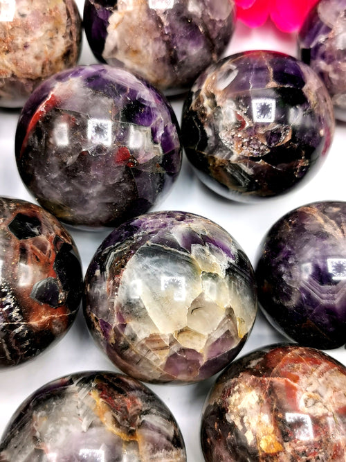 Amazing natural Amethyst stone sphere/ball - Energy/Reiki/Crystal Healing - 1.8 inches diameter and 140 gms (0.31 lb) - ONE PIECE ONLY