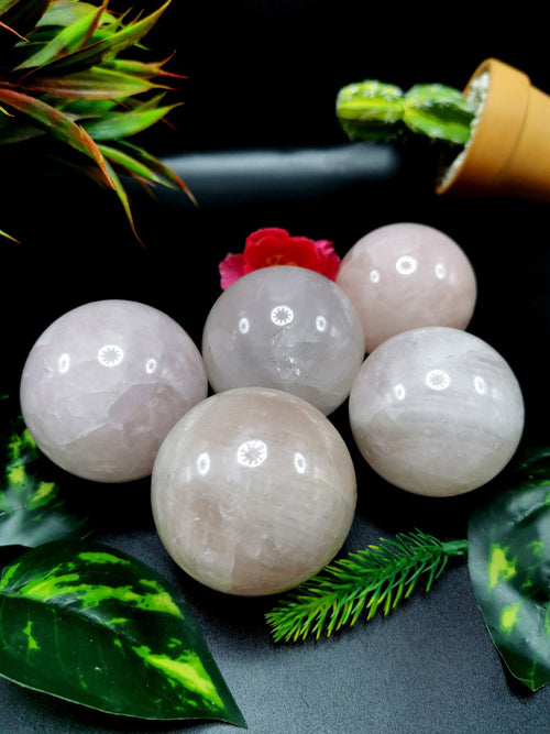 Amazing natural Rose Quartz stone sphere/ball - Energy/Reiki/Crystal Healing - 2 inches diameter and 200 gms (0.44 lb) - ONE PIECE ONLY