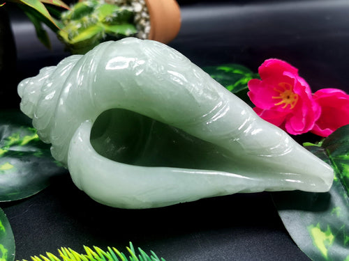 Amazing Green Aventurine Carving of auspicious conch shell in Crystals/Gemstone - Reiki/Chakra/Healing/Energy - 5.5 in and 440 gms (0.97 lb) - Home Décor