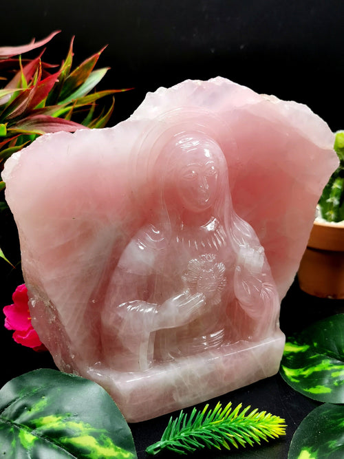 Mother Mary beautiful carving in natural rose quartz stone | hand carved in gemstones | crystal/reiki - 5 inches and 2.56 kgs (5.63 lb)