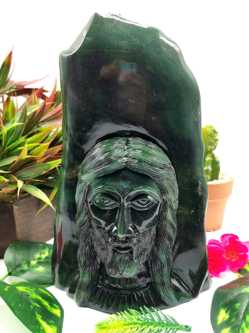 Lord Jesus majestic carving in natural dark green aventurine | hand carved in gemstones | crystal/reiki - 8 inches and 1.46 kg (3.21 lb)