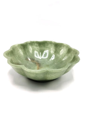 Beautiful light green quartz designer hand carved bowls - 6 inches and 295 gms (0.65 lb) - ONE BOWL ONLY