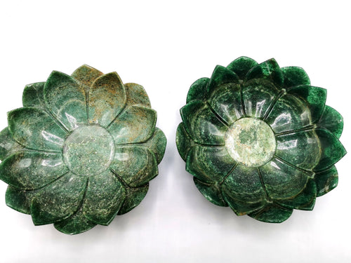 Beautiful green aventurine hand carved lotus bowls - 7 inches diameter and 660 gms (1.45 lb) - ONE BOWL ONLY