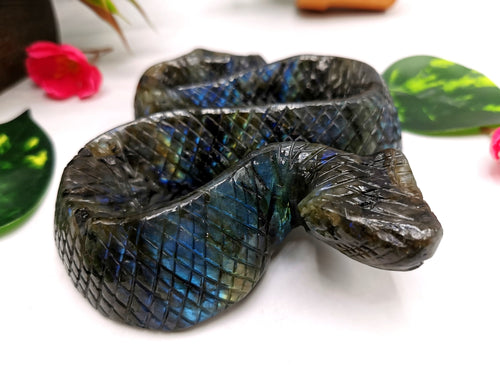 Slithering snake carving in Labradorite stone - crystal healing / chakra / reiki / energy - 5.5 inches and 625 gms (1.38 lb)