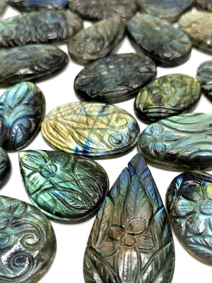 Wholesale set of miniature floral carvings for pendant in labradorite stone - gemstone/crystal jewelry |Reiki/Chakra - 40-45 PIECES SET