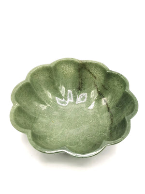 Beautiful light green quartz designer hand carved bowls - 7 inches and 520 gms (1.14 lb) - ONE BOWL ONLY